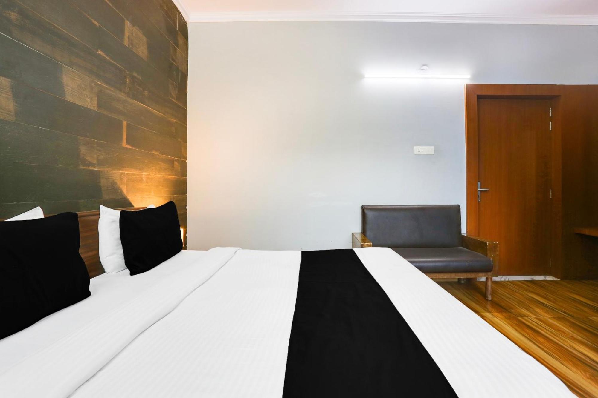 Super Collection O Bhiwadi Hotel Bagian luar foto